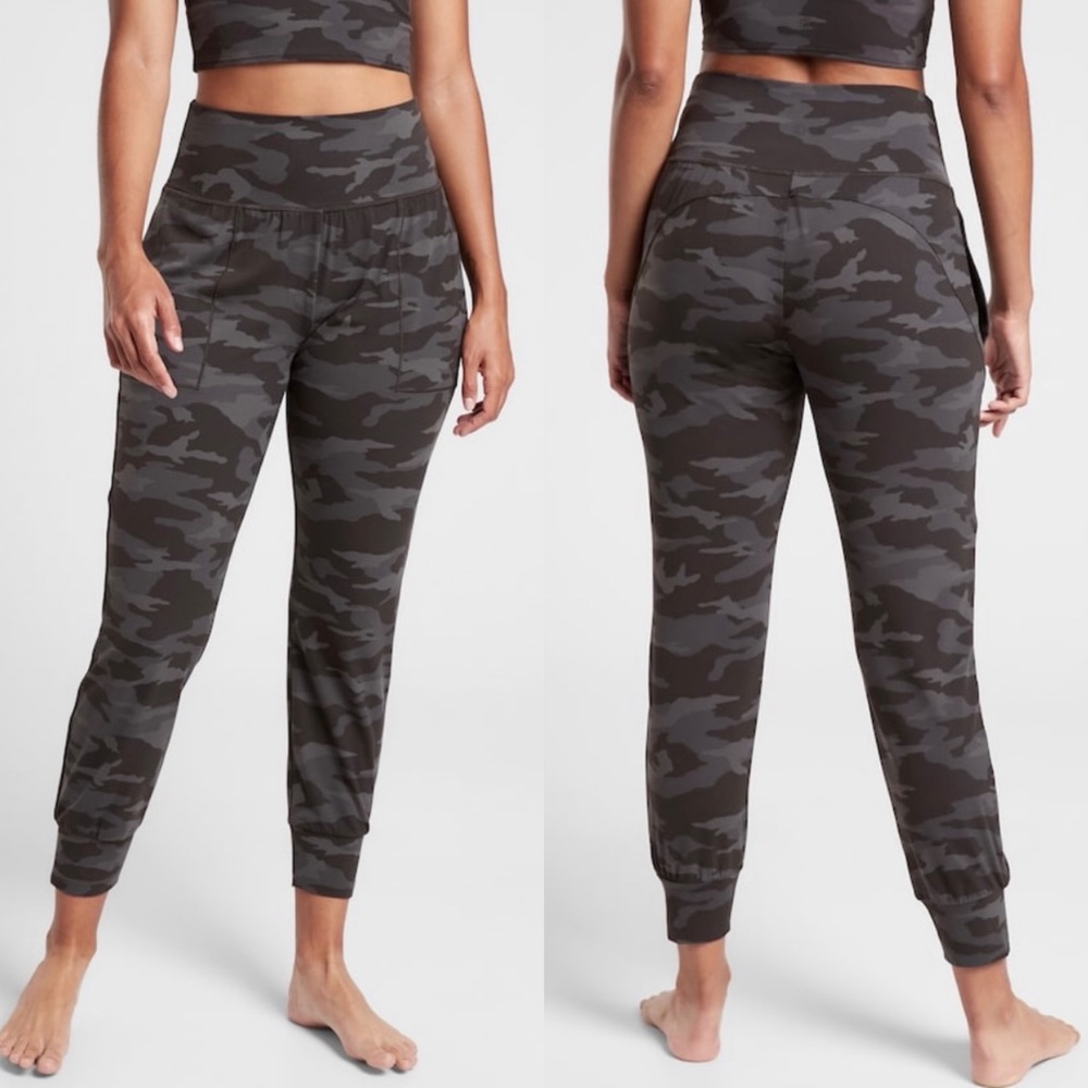 Athelta Camo Salutation Jogger